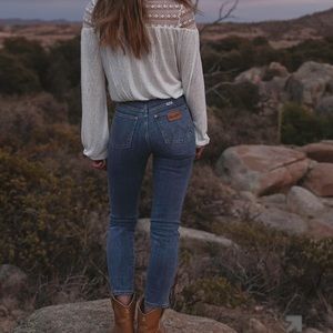 NWT Wrangler Whimsy 616 High Rise Slim